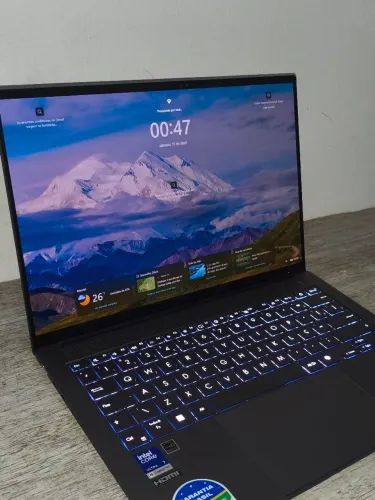 Zenbook S14