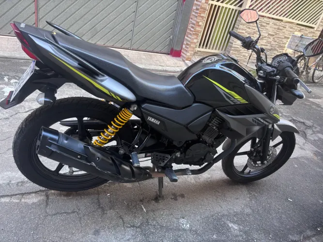 Fazer 150 Flex 2016 econômica e conservada