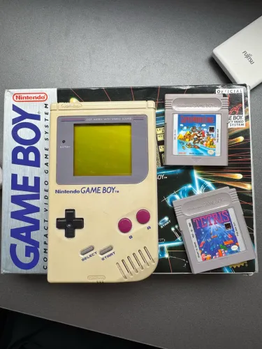 Gameboy DMG-01 na caixa
