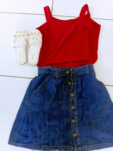 Vendo lote de roupas com mais de 100 peças