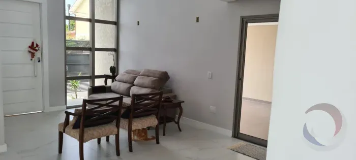 Casa Residencial de 4 dorms no bairro Barra Da Lagoa