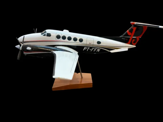 Maquete em resina King Air B300 