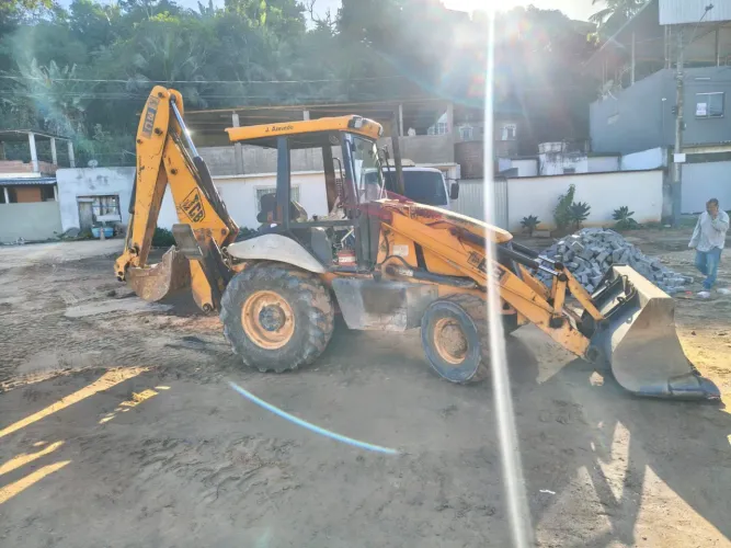Retroescavadeira JCB 
