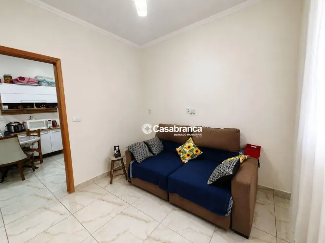 Casa com 02 quartos à venda na Vila Assis em Sorocaba/SP.