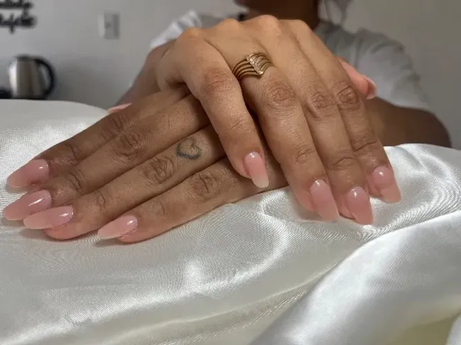 Unhas em gel em Itaparica