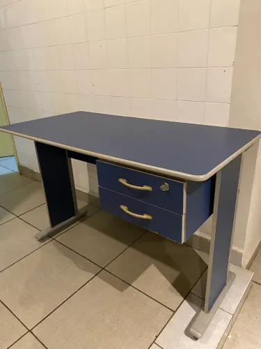 Vendo mesa de escritório 