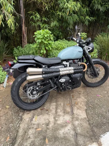 Triumph street scrambler 900