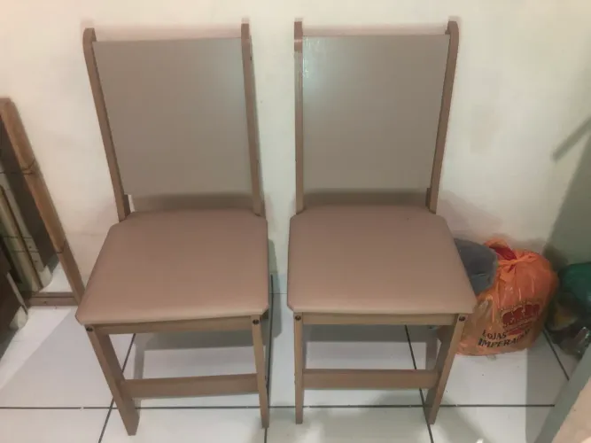 mesa de mdf c/ 4 cadeiras