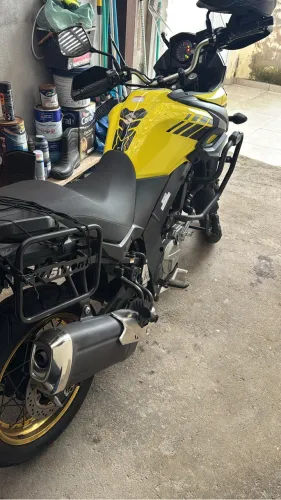 V-Strom 650 XT 2022 | 18.200 km | Baú Givi | Impecável | R$ 45 mil