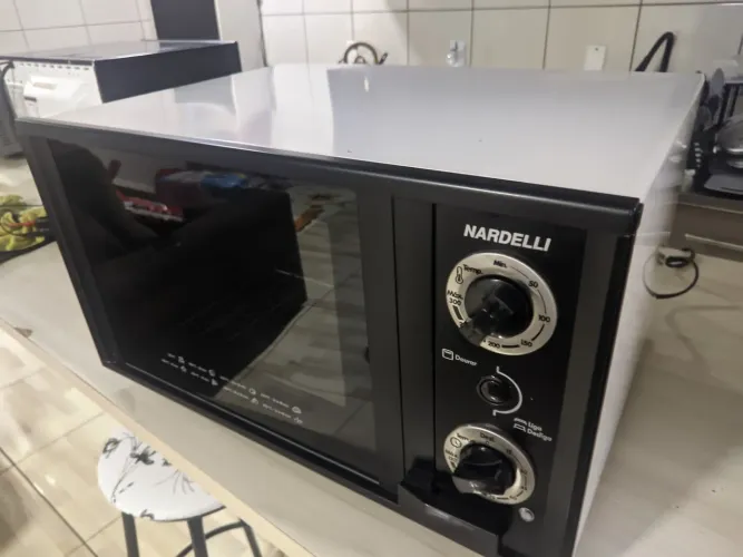 Forno Elétrico Nardelli 44L funcionando tudo certinho.