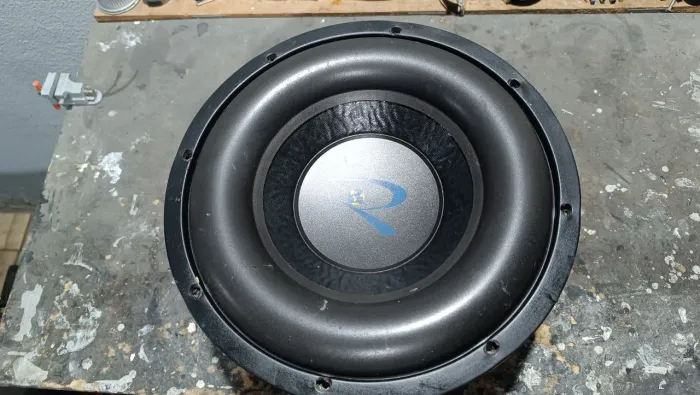 Subwoofer Roadstar 12800PL 800w RMS (Com detalhes)