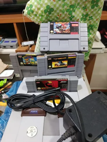 Super Nintendo (SNES) Completo Controle + 4 Jogos Clássicos + Cabos