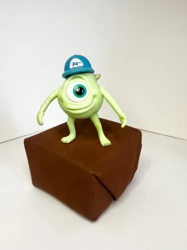 Boneco Mike Wazowski, personagem do filme "Monstros S.A Disney