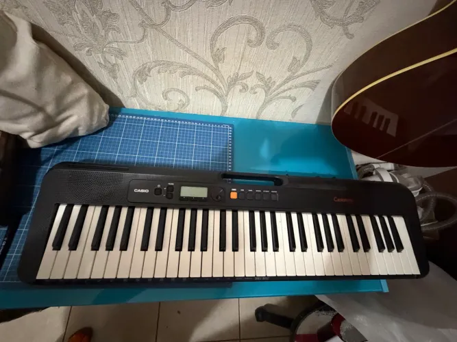 ? Teclado Casio Casiotone CT-S195 - Pouquíssimo uso, na caixa!