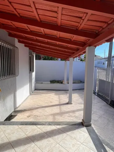 Casa com 2 quartos, piscina e área de churrasco, Linhares-ES