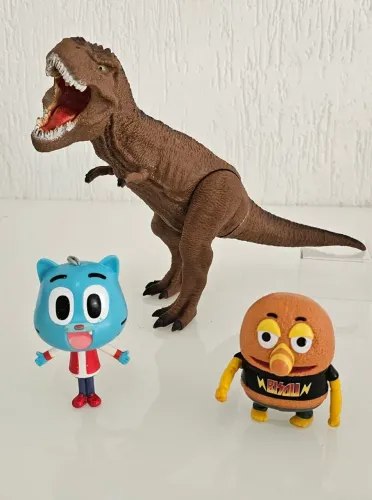 Kit 3 Bonecos O Incrível Mundo de Gumball: Gumball, Tina Rex e Idaho