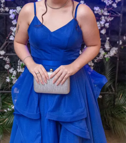 Vestido longo azul royal em tule