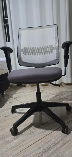Cadeira de escritorio Uni Flexform cinza