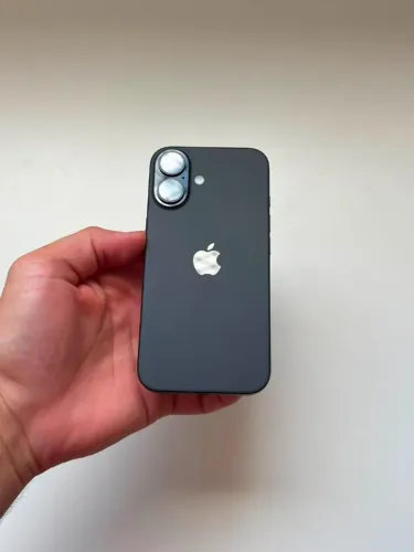 iPhone 16 128GB pequeno detalhe na tela (em perfeito estado)(garantia e parcelamento)