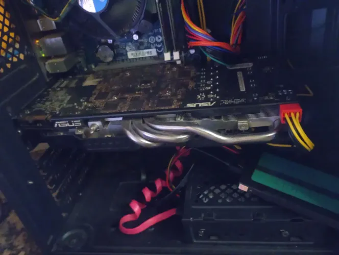 Gtx 660 2 GB ddr5 funcionando perfeitamente 