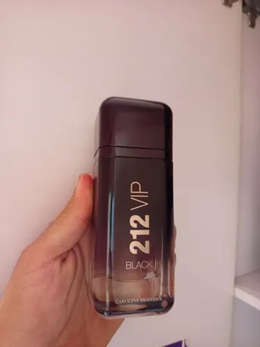 PERFUME 212 VIP BLACK