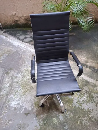 Vendo cadeira de escritório 
