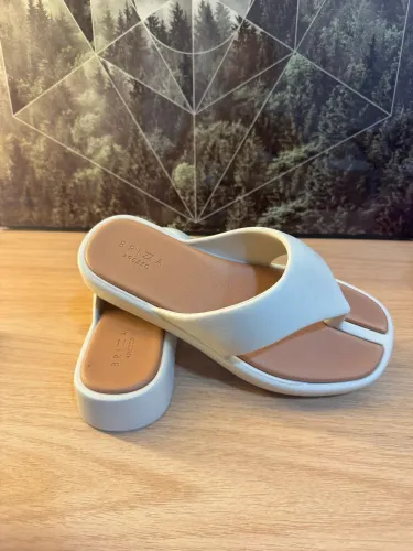 chinelo arezzo panacota 37 nunca usado