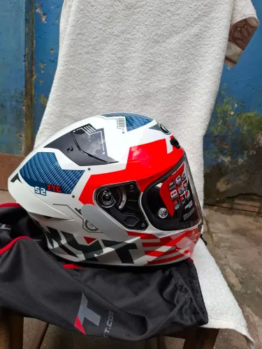 Capacete kyt novo