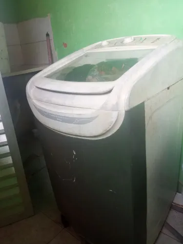 Vendo sofá, geladeira e máquina!