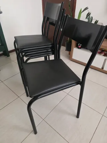 Mesa + cadeiras em ótimo estado 