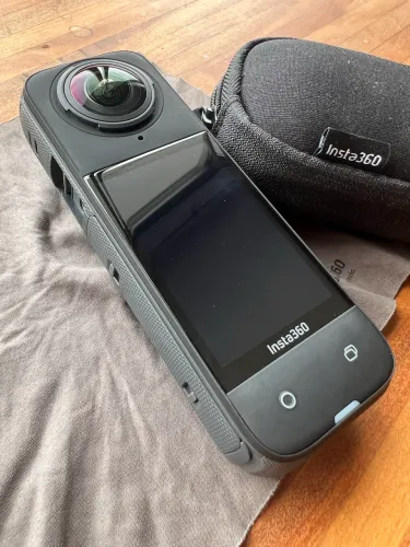 Insta360 x4 - quase nova. 