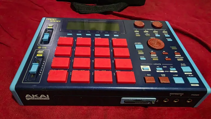 Akai mpc 1000 + SD