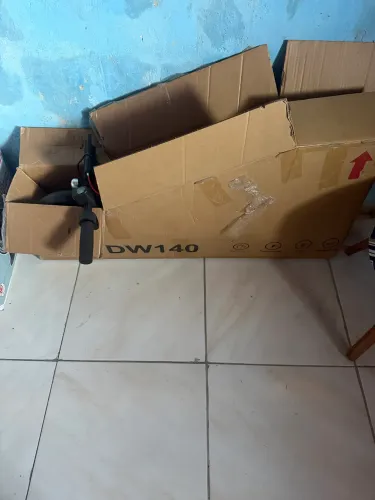 Patinete elétrico na caixa novo