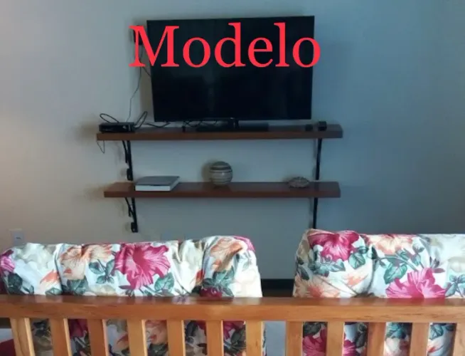 Prateleiras de madeira para rack de sala