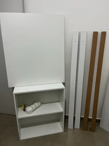 Escrivaninha com gavetas