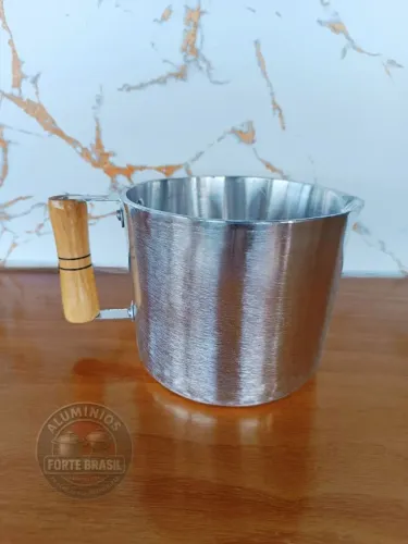 Canecão em alumínio batido 1,5 L