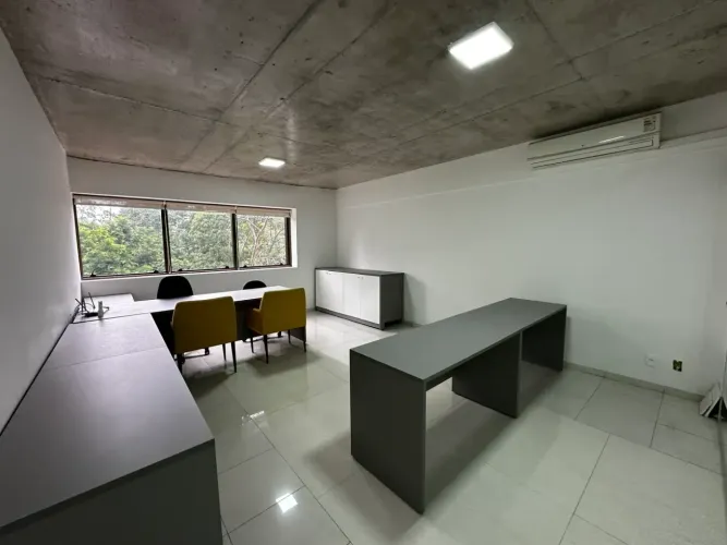 Vendo ou alugo conjunto comercial mobiliado. Aluga na casa de 1.800,00 fora encargos.