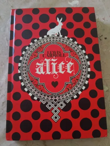 Livro raro Alice no país das maravilhas