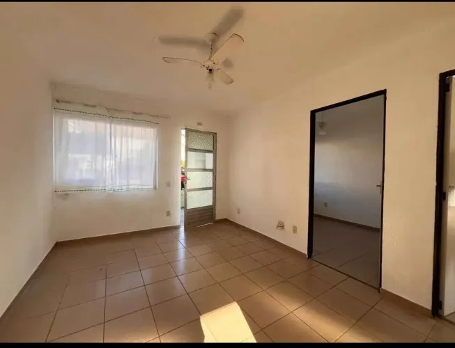 Casa Simples / bairro CIC