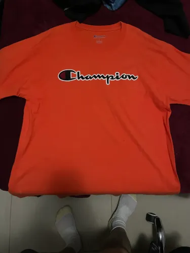 Vendo camiseta champion em ótimo estado