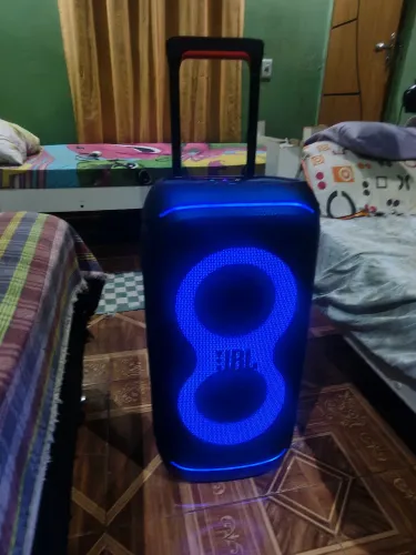 Vendo JBL Partybox 320 Original, funcionando perfeitamente, sem nenhum defeito
