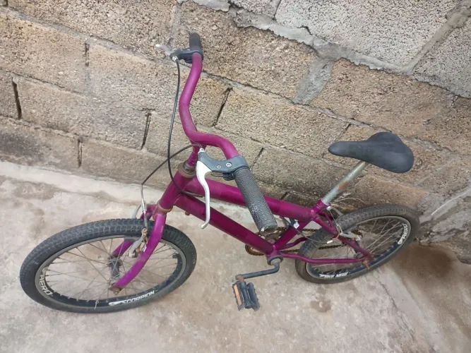 Vendo bicicleta média rodas aero pneus bons