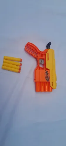 Nerf Alfha Strike com 4 dardos