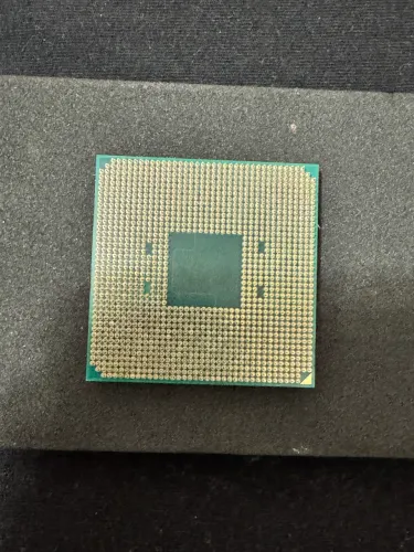 Processador AMD Ryzen 3 3200G (Com Vídeo Integrado Vega 8) - Perfeito Estado. 