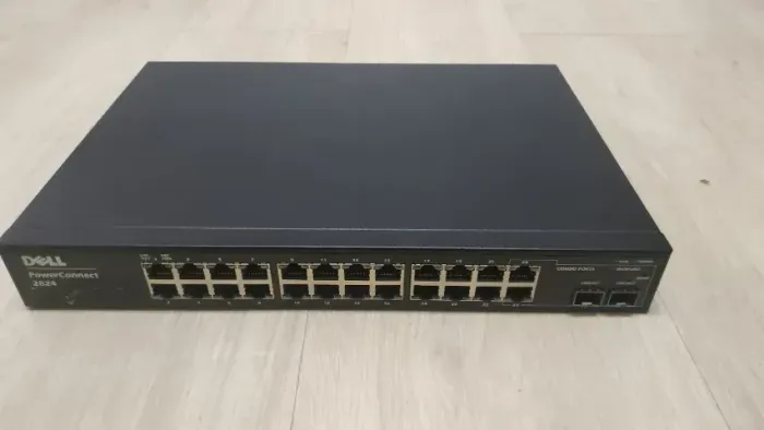 Switch Dell PowerConnect 2824 - 24 Portas Gigabit