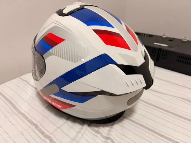 Vendo Capacete ls2 stream usado apenas 3 vezes