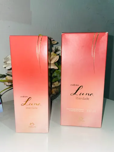 "Kit Natura Luna Liberdade Original - Perfume 75ml + Hidratante Corporal 300ml"