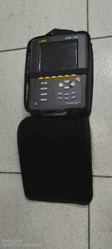 Analisador de energia trifásico