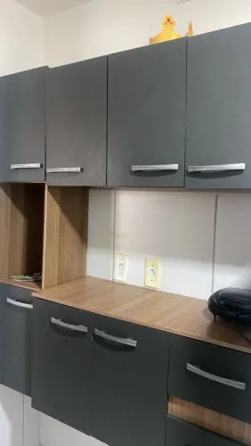 Vendo armário de cozinha suspenso semi novo