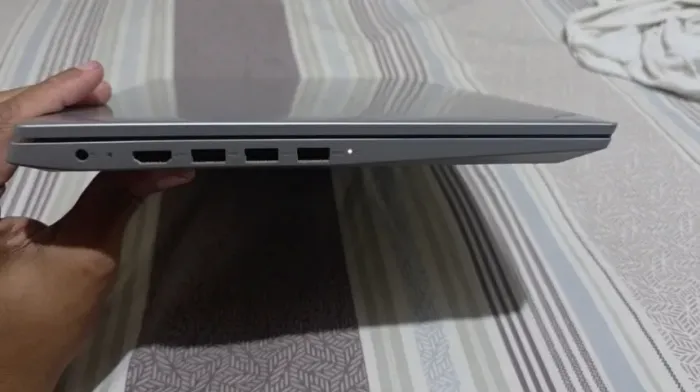 Notebook Lenovo, muito novo pouco usado